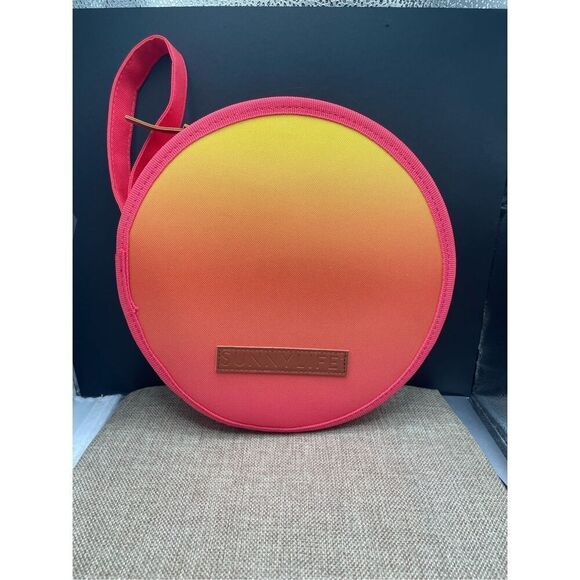 New Sunnylife Lovers Picnic Set in Malibu 2 place Setting Gift Idea Swag - Picture 5 of 6